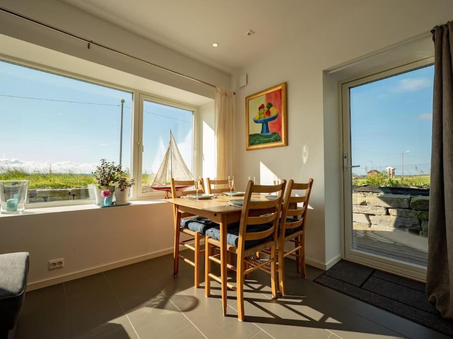 Beach Front Appartments In Design Eco-Villa Ульстейнвик Номер фото